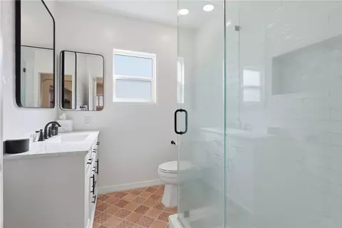 Bath - 1011 W Cypress, Redlands, CA 92373 photo 1 of 3