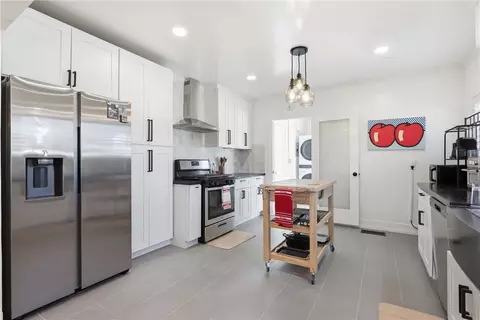 Kitchen - 1011 W Cypress, Redlands, CA 92373 photo 1 of 3