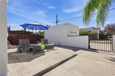 Exterior - 1011 W Cypress, Redlands, CA 92373 photo 4 of 11