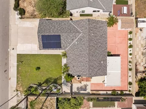 View/Area - 395 S Tamarisk Ave, Rialto, CA 92376 photo 3 of 5