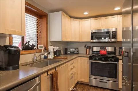 Kitchen - 42401 Avalon Rd, Big Bear Lake, CA 92315 photo 3 of 3