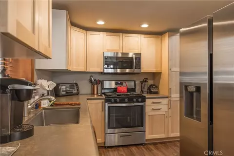 Kitchen - 42401 Avalon Rd, Big Bear Lake, CA 92315 photo 1 of 3