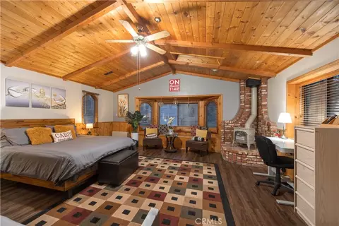 Bedroom - 42401 Avalon Rd, Big Bear Lake, CA 92315 photo 8 of 10