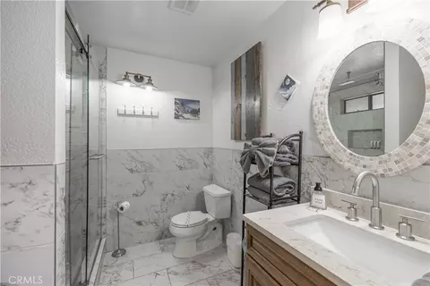 Bath - 42401 Avalon Rd, Big Bear Lake, CA 92315 photo 3 of 4