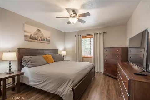 Bedroom - 42401 Avalon Rd, Big Bear Lake, CA 92315 photo 2 of 10