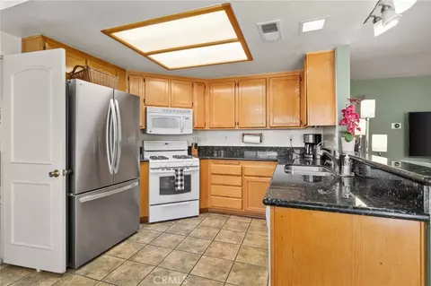 Kitchen - 31056 Moss, Mentone, CA 92359 photo 2 of 4