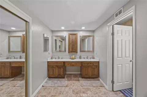 Bath - 256 N Quail Ln, Orange, CA 92869 photo 1 of 4