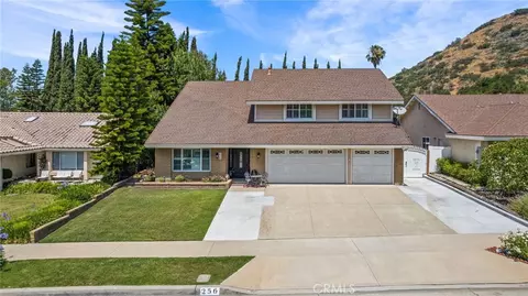 256 N Quail Ln, Orange, CA 92869