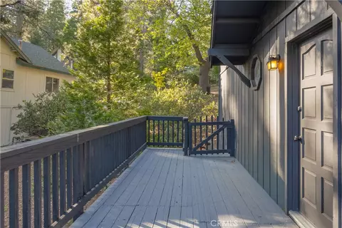 Exterior - 164 Birchwood Dr, Lake Arrowhead, CA 92352 photo 7 of 12