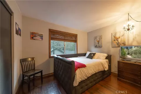 Bedroom - 164 Birchwood Dr, Lake Arrowhead, CA 92352 photo 3 of 9