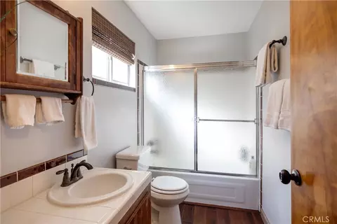 Bath - 164 Birchwood Dr, Lake Arrowhead, CA 92352 photo 1 of 4