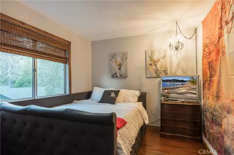 Bedroom - 164 Birchwood Dr, Lake Arrowhead, CA 92352 photo 4 of 9