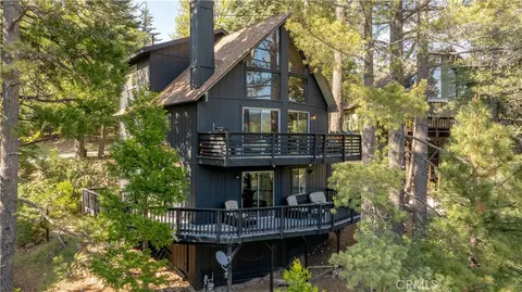 Exterior - 164 Birchwood Dr, Lake Arrowhead, CA 92352 photo 8 of 12