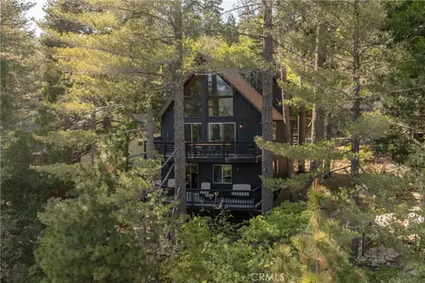 Exterior - 164 Birchwood Dr, Lake Arrowhead, CA 92352 photo 9 of 12