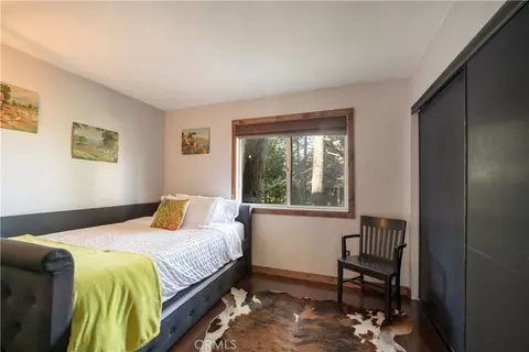 Bedroom - 164 Birchwood Dr, Lake Arrowhead, CA 92352 photo 5 of 9