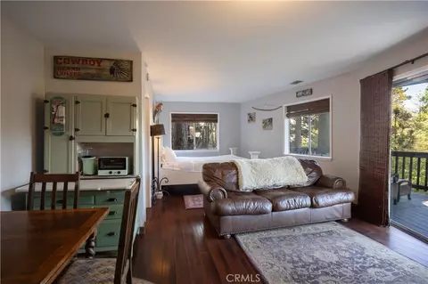 Bedroom - 164 Birchwood Dr, Lake Arrowhead, CA 92352 photo 7 of 9