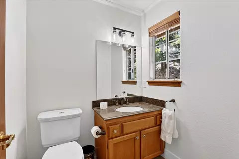 Bath - 172 N Fairway, Lake Arrowhead, CA 92352 photo 1 of 4