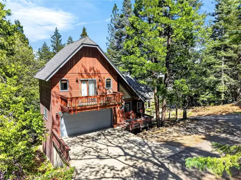 Exterior - 172 N Fairway, Lake Arrowhead, CA 92352 photo 13 of 14