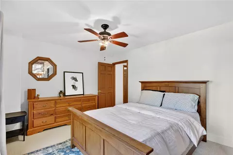 Bedroom - 172 N Fairway, Lake Arrowhead, CA 92352 photo 6 of 7