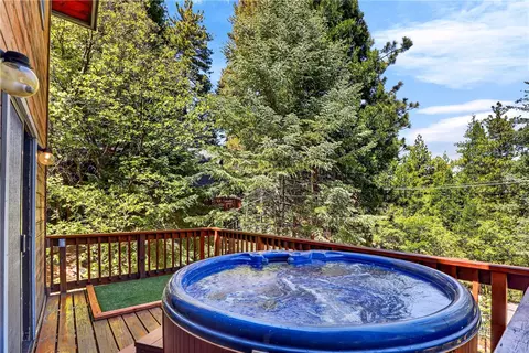 Exterior - 172 N Fairway, Lake Arrowhead, CA 92352 photo 11 of 14