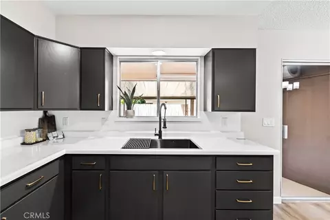 Kitchen - 621 S Palm Ave #E, Hemet, CA 92543 photo 2 of 5