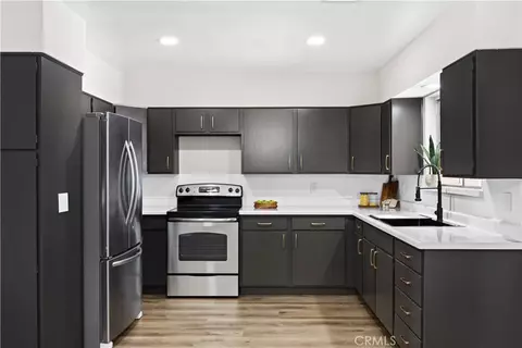 Kitchen - 621 S Palm Ave #E, Hemet, CA 92543 photo 3 of 5