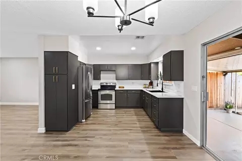 Kitchen - 621 S Palm Ave #E, Hemet, CA 92543 photo 5 of 5
