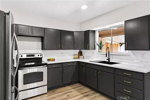 Kitchen - 621 S Palm Ave #E, Hemet, CA 92543 photo 1 of 5