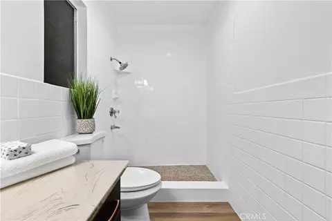 Bath - 621 S Palm Ave #E, Hemet, CA 92543 photo 3 of 3