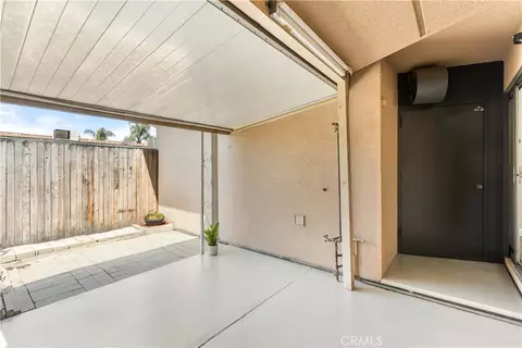 Exterior - 621 S Palm Ave #E, Hemet, CA 92543 photo 4 of 8