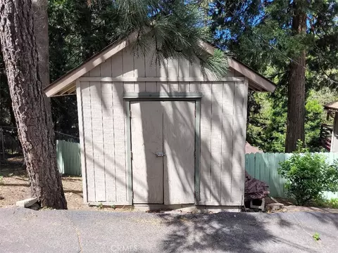 Exterior - 22726 Ponderosa Dr, Crestline, CA 92325 photo 6 of 6