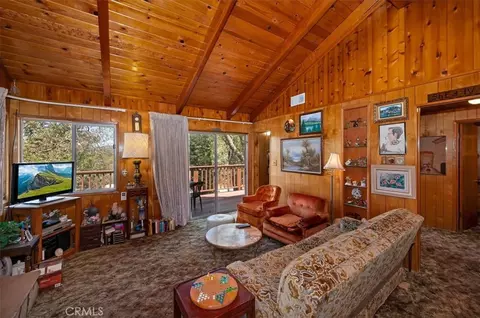 Living - 695 Arth Dr, Crestline, CA 92325 photo 3 of 9