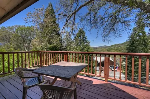 Exterior - 695 Arth Dr, Crestline, CA 92325 photo 4 of 15