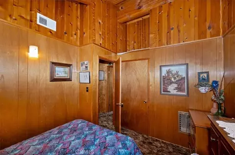 Bedroom - 695 Arth Dr, Crestline, CA 92325 photo 4 of 7