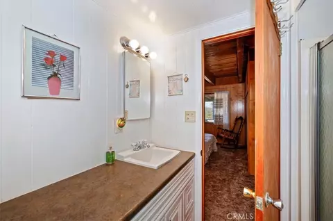 Bath - 695 Arth Dr, Crestline, CA 92325 photo 4 of 4