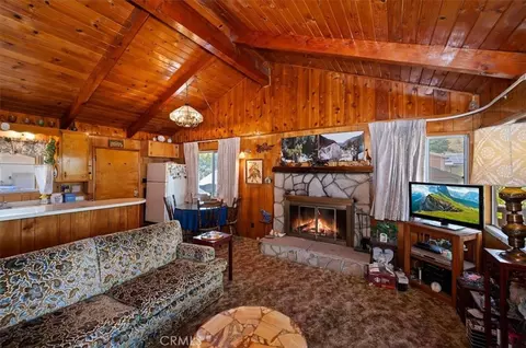 Living - 695 Arth Dr, Crestline, CA 92325 photo 4 of 9
