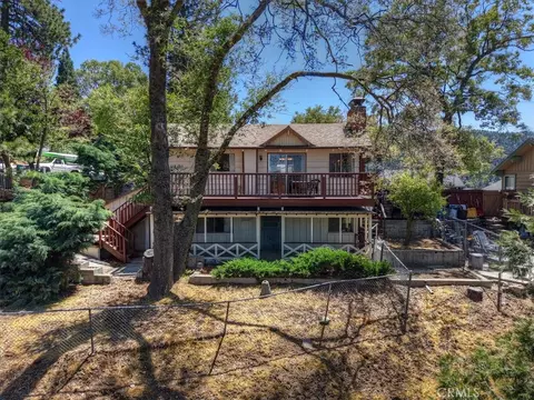 Exterior - 695 Arth Dr, Crestline, CA 92325 photo 6 of 15