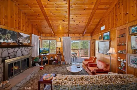 Living - 695 Arth Dr, Crestline, CA 92325 photo 2 of 9