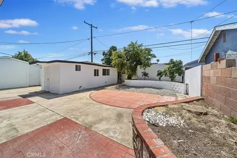 Exterior - 6610 San Carlos St, Paramount, CA 90723 photo 12 of 14