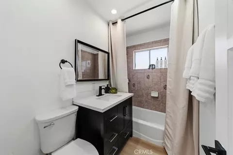 Bath - 6610 San Carlos St, Paramount, CA 90723 photo 1 of 1