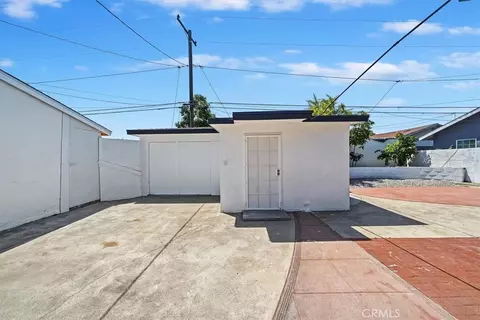 Exterior - 6610 San Carlos St, Paramount, CA 90723 photo 13 of 14