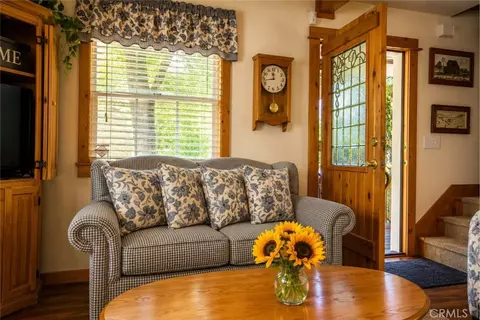 Entry Way - 791 Arth, Crestline, CA 92325 photo 1 of 1
