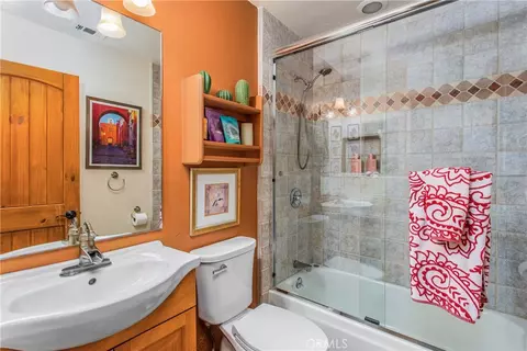 Bath - 82593 Doolittle Dr, Indio, CA 92201 photo 1 of 2