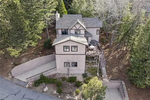 965 Sandalwood Dr, Lake Arrowhead, CA 92352
