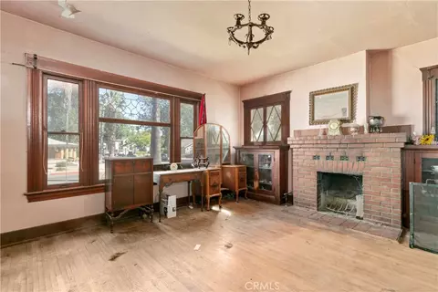 Living - 3893 Pine St, Riverside, CA 92501 photo 2 of 3