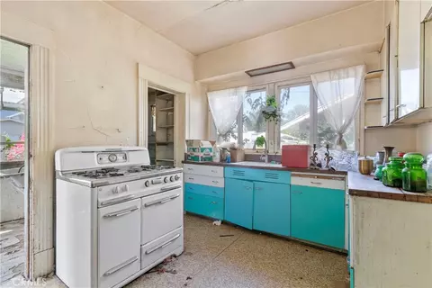 Kitchen - 3893 Pine St, Riverside, CA 92501 photo 2 of 2