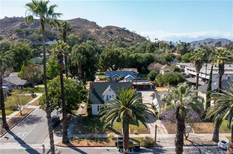 3893 Pine St, Riverside, CA 92501