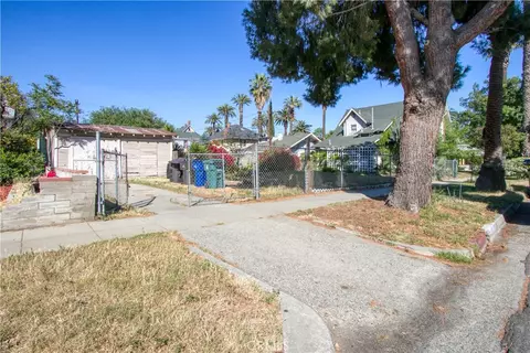 Exterior - 3893 Pine St, Riverside, CA 92501 photo 12 of 13