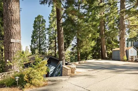 Exterior - 24096 Altdorf, Crestline, CA 92325 photo 7 of 9
