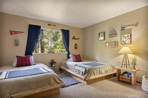 Bedroom - 24096 Altdorf, Crestline, CA 92325 photo 2 of 5